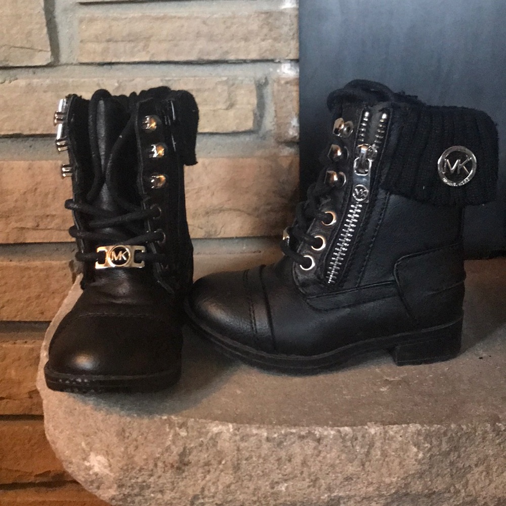 .:Michael Kors Boots:.